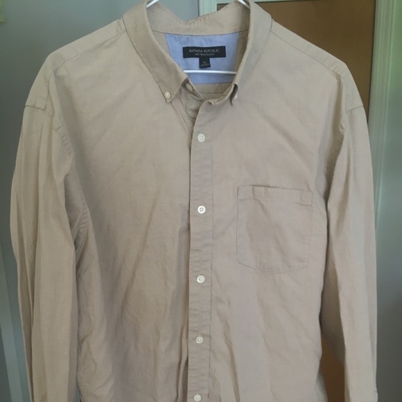 ❗️Tan Banana Republic Button Down - Picture 1 of 3